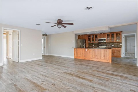 Villa ou maison à vendre à Englewood, Floride: 2 chambres, 148.55 m2 № 2216441 - photo 6