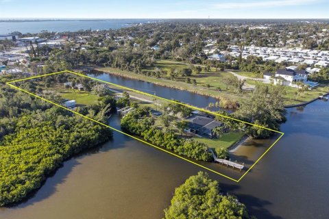 Villa ou maison à vendre à Englewood, Floride: 2 chambres, 148.55 m2 № 2216441 - photo 4