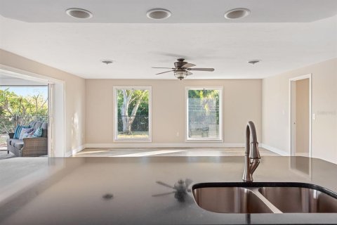Villa ou maison à vendre à Englewood, Floride: 2 chambres, 148.55 m2 № 2216441 - photo 17