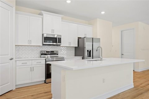 House in North Port, Florida 4 bedrooms, 184.88 sq.m. № 1426955 - photo 5