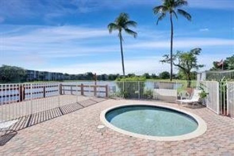 Condominio en venta en Davie, Florida, 2 dormitorios, 83.61 m2 № 1002880 - foto 1
