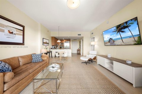 Снять в аренду кондоминиум в Майами, Флорида 1 спальня, 91.51м2, № 2049002 - фото 3