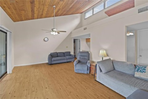 Condo in Haines City, Florida, 2 bedrooms  № 2195417 - photo 8