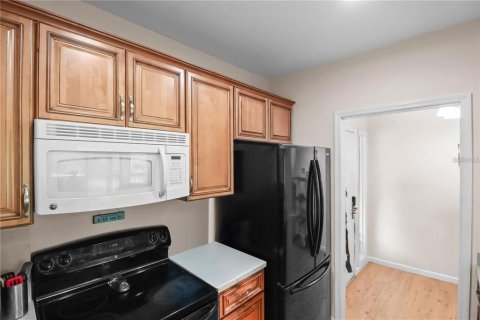 Condo in Haines City, Florida, 2 bedrooms  № 2195417 - photo 6