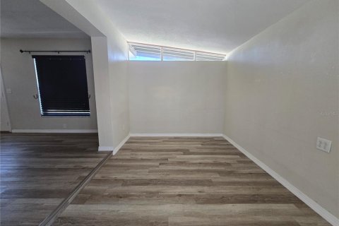 Casa en alquiler en Tampa, Florida, 3 dormitorios, 111.58 m2 № 1879734 - foto 7