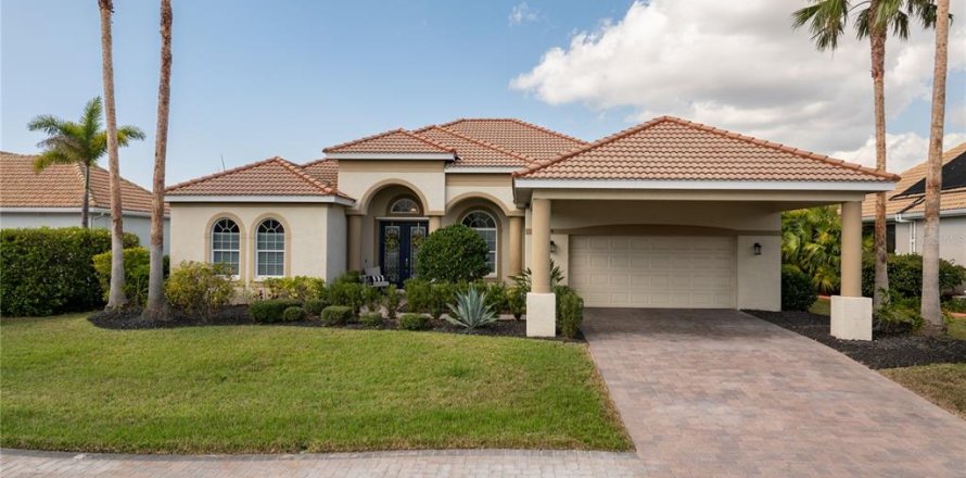 House in Bradenton, Florida 3 bedrooms, 237.55 sq.m. № 1509471