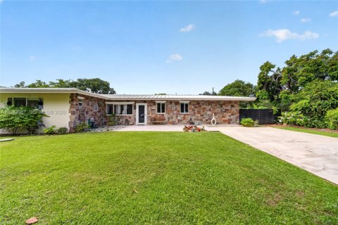Casa en venta en Miami, Florida, 4 dormitorios, 269.23 m2 № 2087587 - foto 8