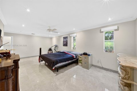 Casa en venta en Miami, Florida, 4 dormitorios, 269.23 m2 № 2087587 - foto 30
