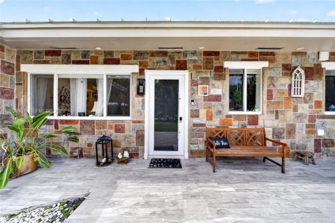 Casa en venta en Miami, Florida, 4 dormitorios, 269.23 m2 № 2087587 - foto 9