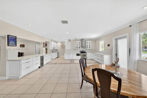 Casa en venta en Miami, Florida, 4 dormitorios, 269.23 m2 № 2087587 - foto 21