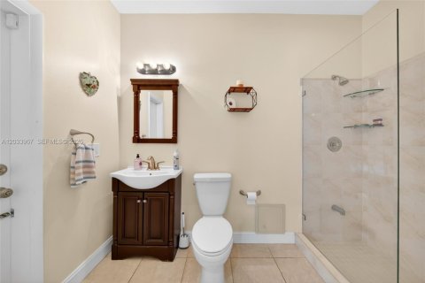 Casa en venta en Miami, Florida, 4 dormitorios, 269.23 m2 № 2087587 - foto 27