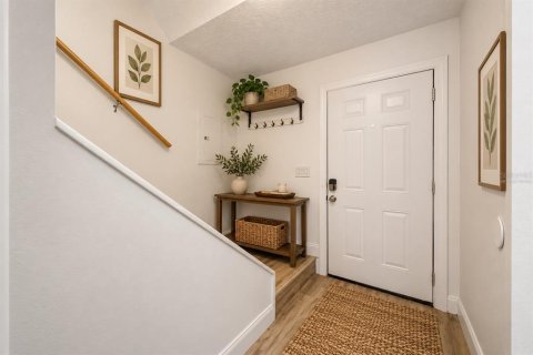 Townhouse in Oldsmar, Florida 2 bedrooms, 100.33 sq.m. № 2394203 - photo 12