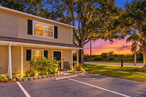 Townhouse in Oldsmar, Florida 2 bedrooms, 100.33 sq.m. № 2394203