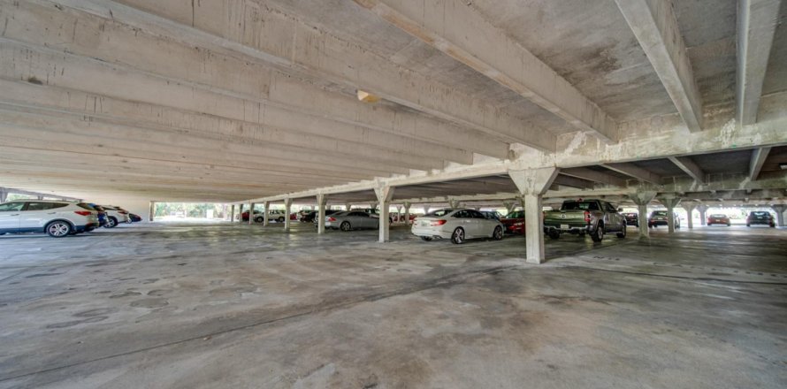Condo in Hutchinson Island South, Florida, 2 bedrooms  № 1055045