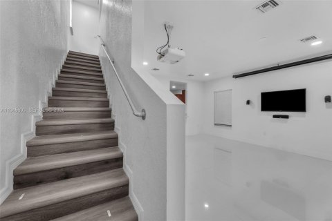 Casa en venta en Miami, Florida, 3 dormitorios, 137.5 m2 № 2152874 - foto 7