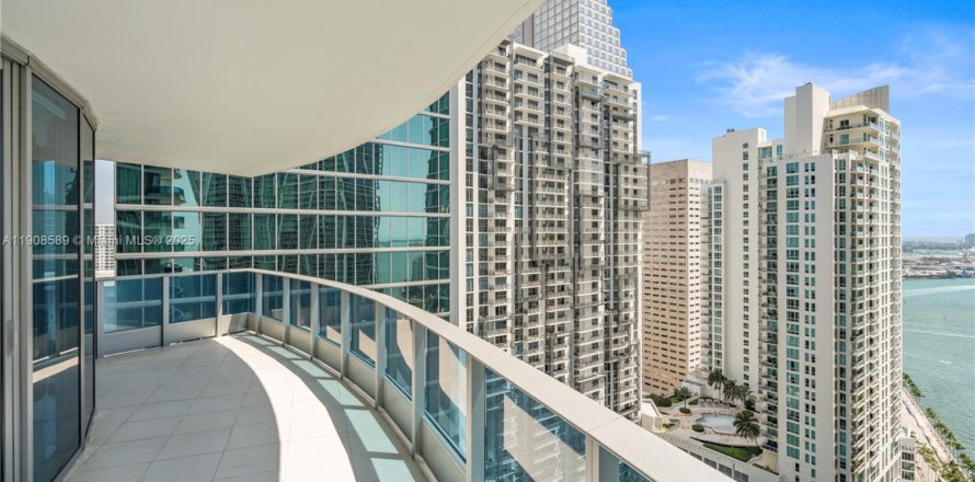 Condo in Miami, Florida, 2 bedrooms  № 2082106