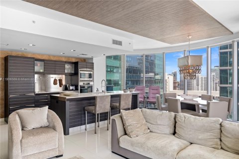 Condo in Miami, Florida, 2 bedrooms  № 2082106 - photo 8