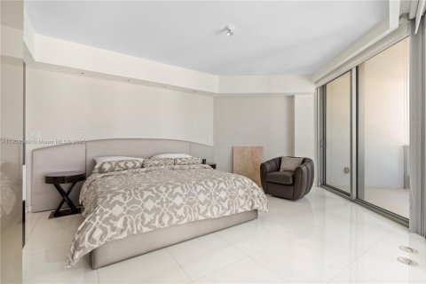 Condo in Miami, Florida, 2 bedrooms  № 2082106 - photo 24