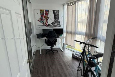 Condominio en venta en Miami, Florida, 1 dormitorio, 77.11 m2 № 2091023 - foto 11