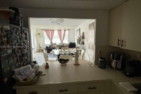 Condominio en venta en Miami, Florida, 1 dormitorio, 77.11 m2 № 2091023 - foto 3