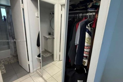 Condominio en venta en Miami, Florida, 1 dormitorio, 77.11 m2 № 2091023 - foto 12