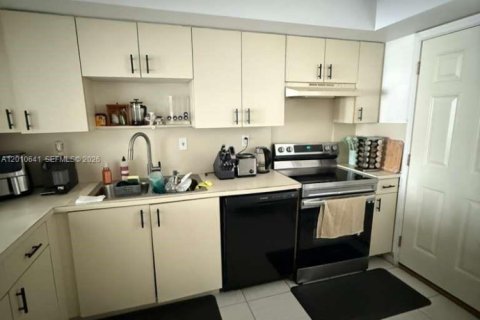 Condominio en venta en Miami, Florida, 1 dormitorio, 77.11 m2 № 2091023 - foto 2