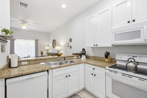 Condo in Davenport, Florida, 3 bedrooms  № 2122181 - photo 10