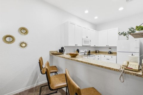 Condo in Davenport, Florida, 3 bedrooms  № 2122181 - photo 9