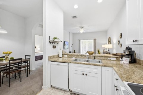 Condo in Davenport, Florida, 3 bedrooms  № 2122181 - photo 11