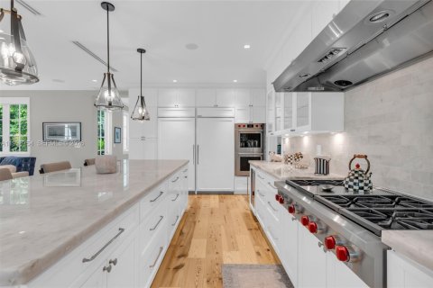 Купить виллу или дом в Корал-Гейблс, Флорида 5 спален, 472.87м2, № 1997615 - фото 11