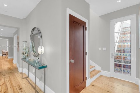 Купить виллу или дом в Корал-Гейблс, Флорида 5 спален, 472.87м2, № 1997615 - фото 14