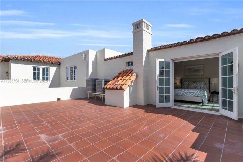 Купить виллу или дом в Корал-Гейблс, Флорида 5 спален, 472.87м2, № 1997615 - фото 28