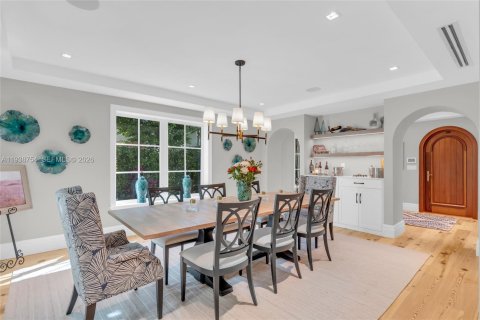 Купить виллу или дом в Корал-Гейблс, Флорида 5 спален, 472.87м2, № 1997615 - фото 9