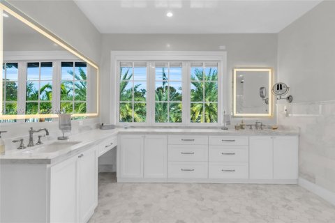 Купить виллу или дом в Корал-Гейблс, Флорида 5 спален, 472.87м2, № 1997615 - фото 24