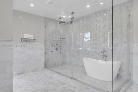 Купить виллу или дом в Корал-Гейблс, Флорида 5 спален, 472.87м2, № 1997615 - фото 23