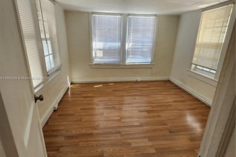 Снять в аренду кондоминиум в Уэст-Палм-Бич, Флорида 2 спальни, 384.71м2, № 1931485 - фото 8