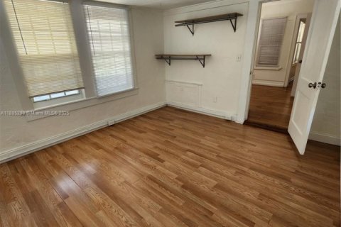 Снять в аренду кондоминиум в Уэст-Палм-Бич, Флорида 2 спальни, 384.71м2, № 1931485 - фото 9