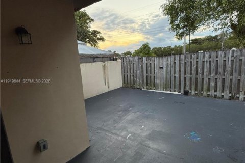 Снять в аренду виллу или дом в Майами, Флорида 3 спальни, 118.54м2, № 2006023 - фото 15