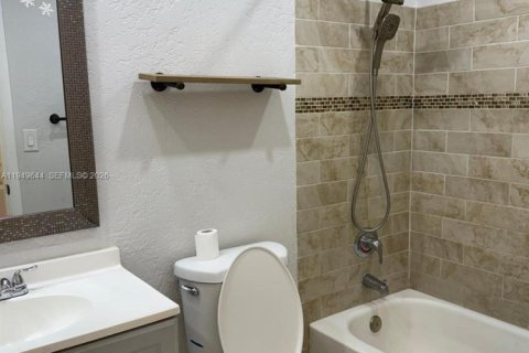 Снять в аренду виллу или дом в Майами, Флорида 3 спальни, 118.54м2, № 2006023 - фото 11