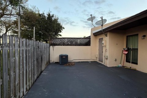 Снять в аренду виллу или дом в Майами, Флорида 3 спальни, 118.54м2, № 2006023 - фото 16