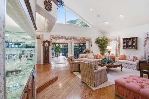 House in Delray Beach, Florida 4 bedrooms, 324.97 sq.m. № 2190892 - photo 14