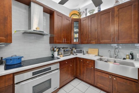 Casa en venta en Fort Lauderdale, Florida, 4 dormitorios, 201.51 m2 № 2261454 - foto 17