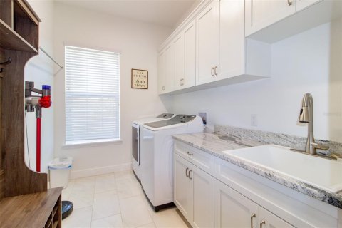 House in Wimauma, Florida 4 bedrooms, 200.3 sq.m. № 1527028 - photo 28