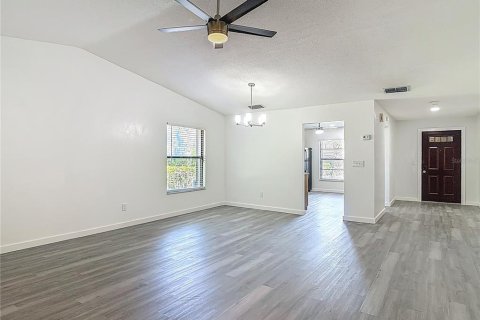 Townhouse in Ormond Beach, Florida 2 bedrooms, 140.75 sq.m. № 1884643 - photo 17