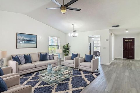 Townhouse in Ormond Beach, Florida 2 bedrooms, 140.75 sq.m. № 1884643 - photo 5