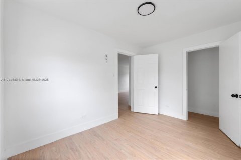 Villa ou maison à louer à Fort Lauderdale, Floride: 2 chambres, 184.69 m2 № 1989272 - photo 20