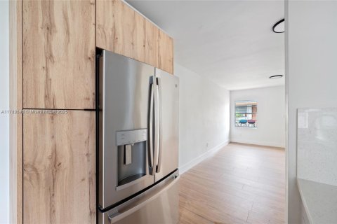 Villa ou maison à louer à Fort Lauderdale, Floride: 2 chambres, 184.69 m2 № 1989272 - photo 7