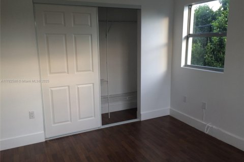 Apartamento en alquiler en Miami Beach, Florida, 3 dormitorios, 102.19 m2 № 2023177 - foto 19