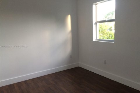 Apartamento en alquiler en Miami Beach, Florida, 3 dormitorios, 102.19 m2 № 2023177 - foto 13