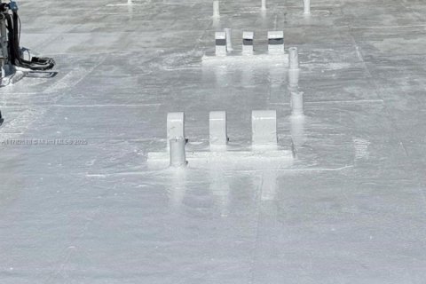 Apartamento en alquiler en Miami Beach, Florida, 3 dormitorios, 102.19 m2 № 2023177 - foto 4